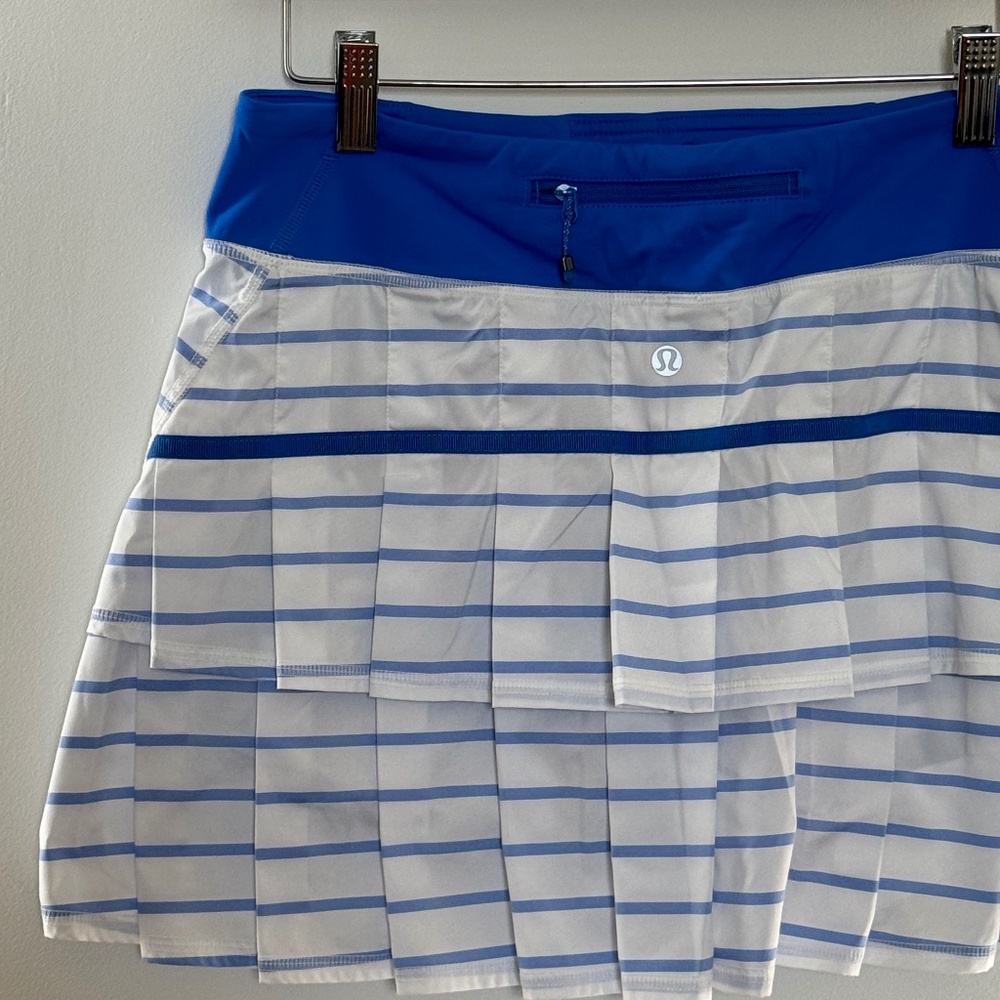 EUC Lululemon Run: Pace Setter Skirt Deauville White/Blue Stripes 8